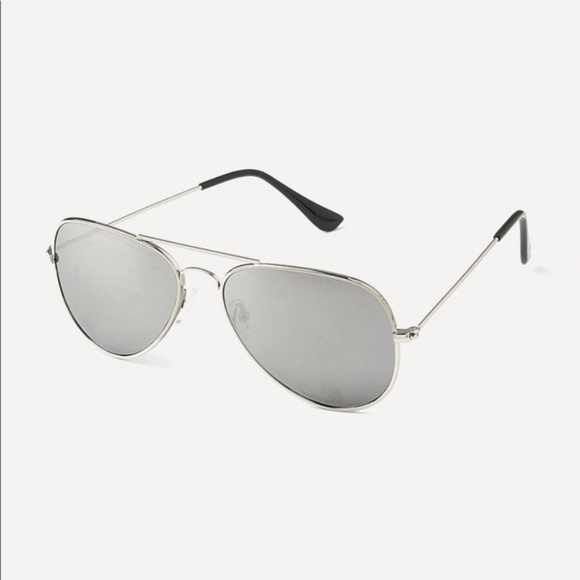 Silver Reflective Aviator Sunglasses - Picture 4 of 4